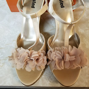 NIB! Unlisted champagne evening sandals